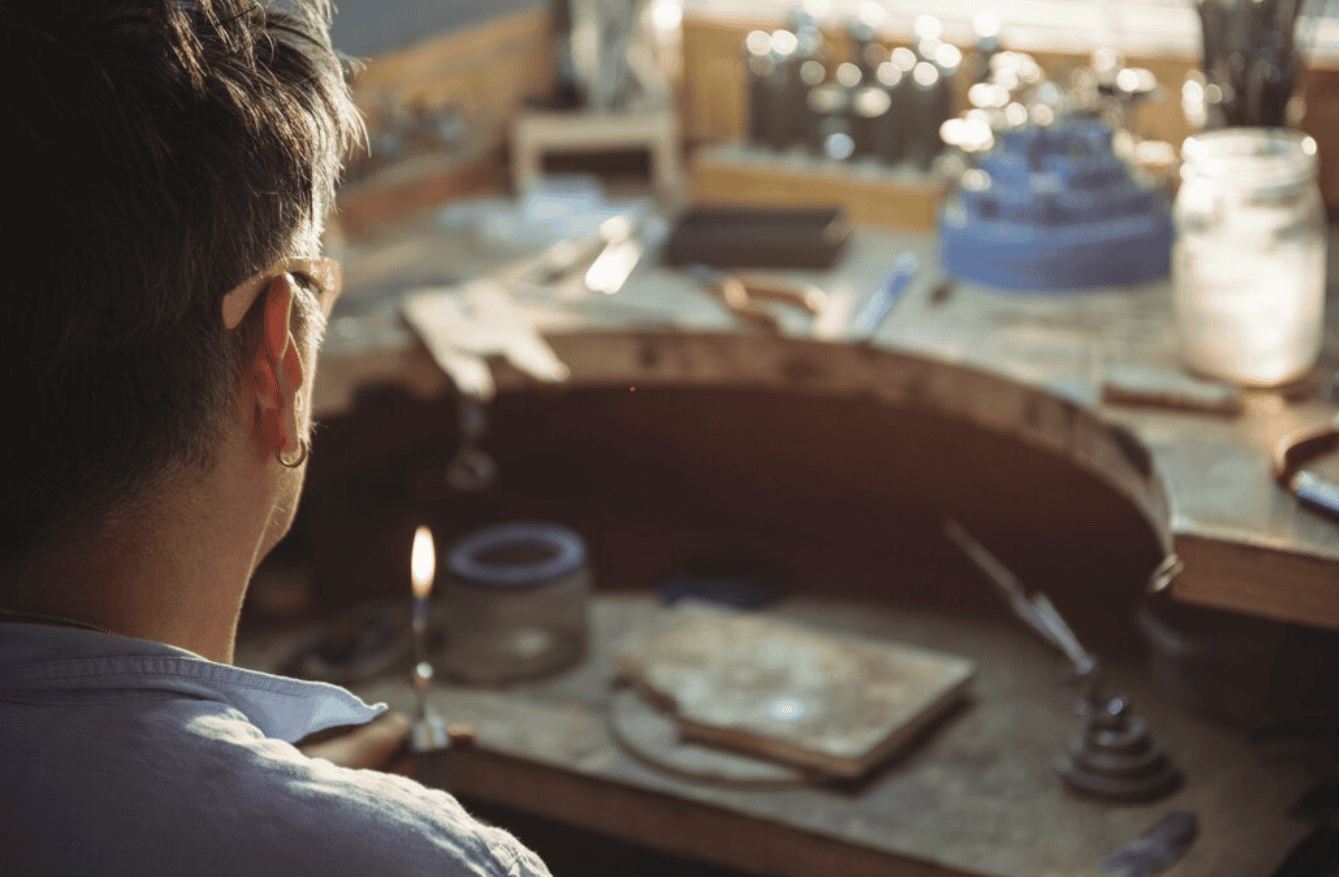 How Modern Creators Draw Inspiration from Web-Based Story Worlds